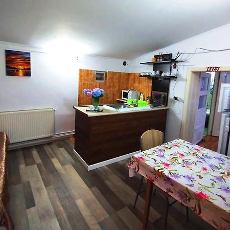 Hostel Pascalis Alesd Ngoại thất bức ảnh