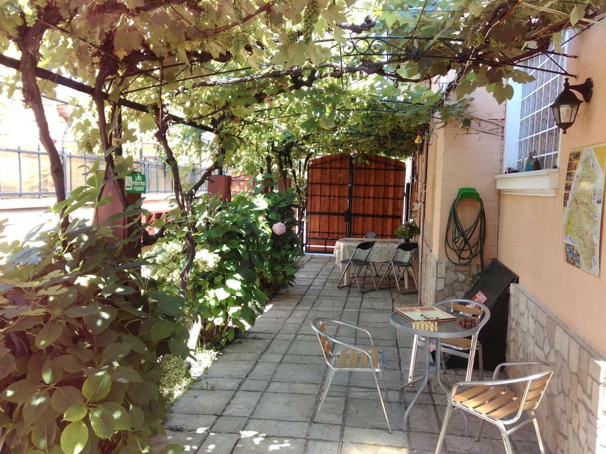 Hostel Pascalis Alesd Ngoại thất bức ảnh