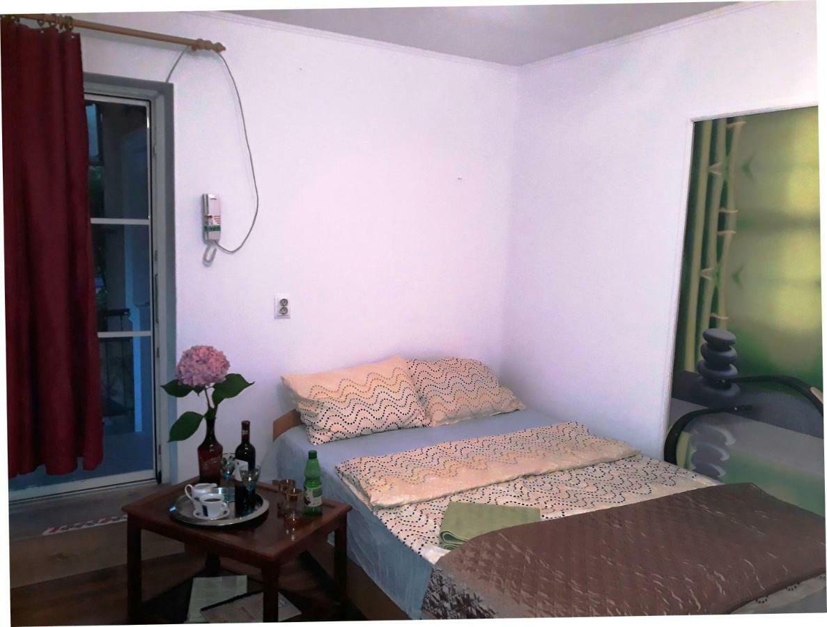 Hostel Pascalis Alesd Ngoại thất bức ảnh